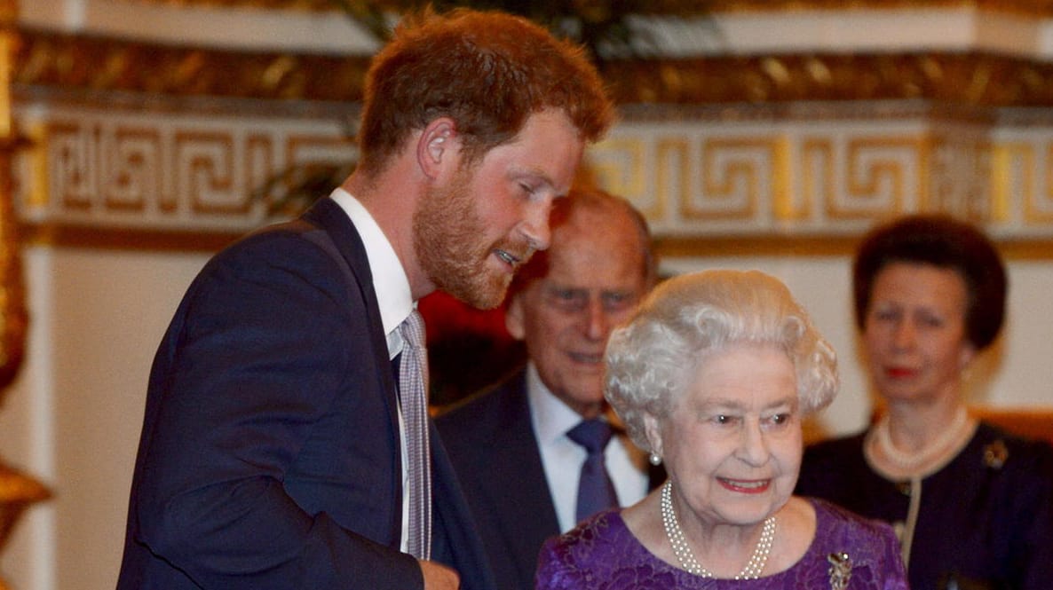 Prinz Harry spricht in einer britischen TV-Doku über sein Verhältnis zur Großmutter.