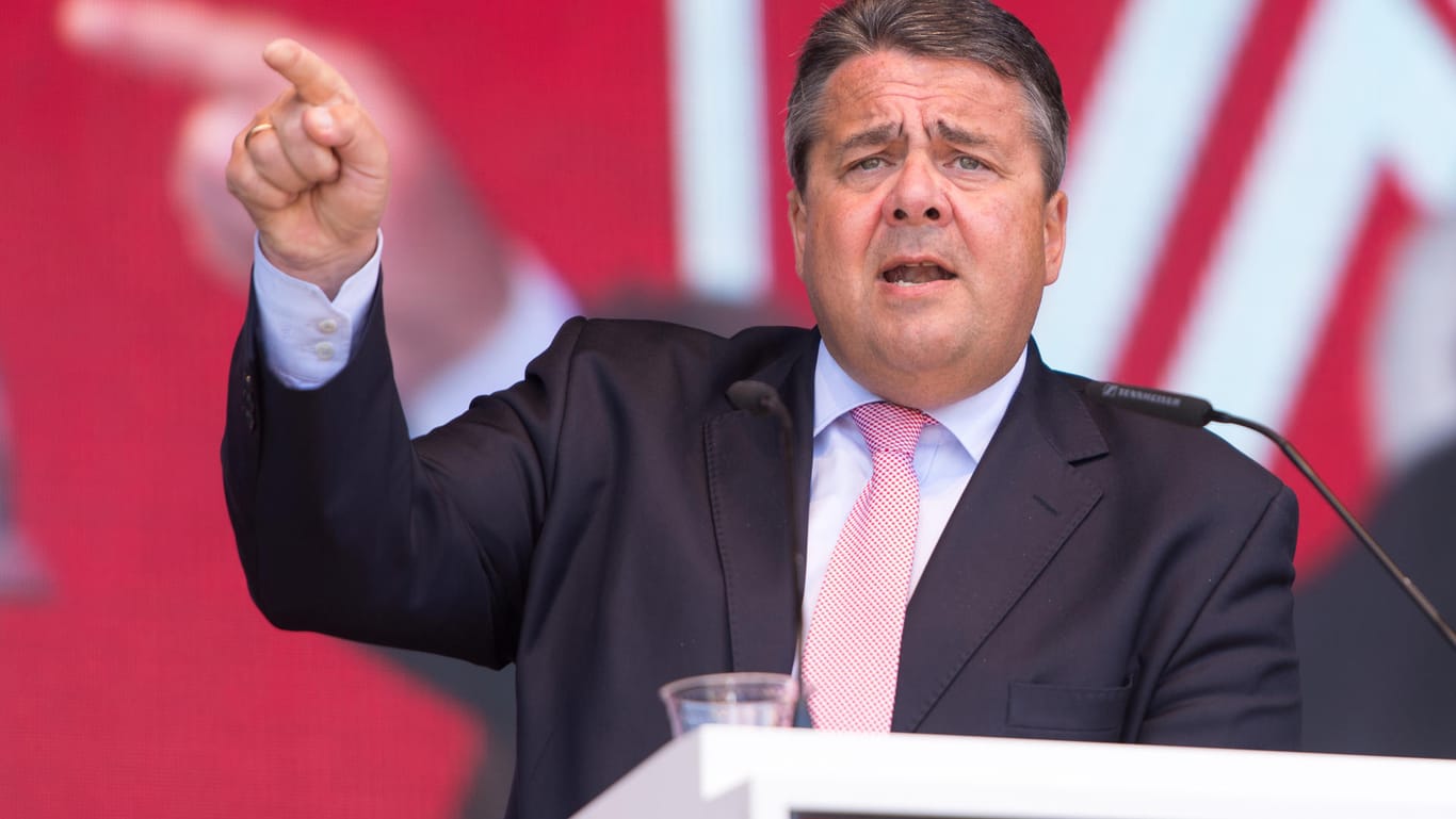 SPD-Chef Sigmar Gabriel: "Das Niveau der gesetzlichen Rente darf nicht weiter sinken."