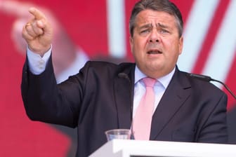 SPD-Chef Sigmar Gabriel: "Das Niveau der gesetzlichen Rente darf nicht weiter sinken."