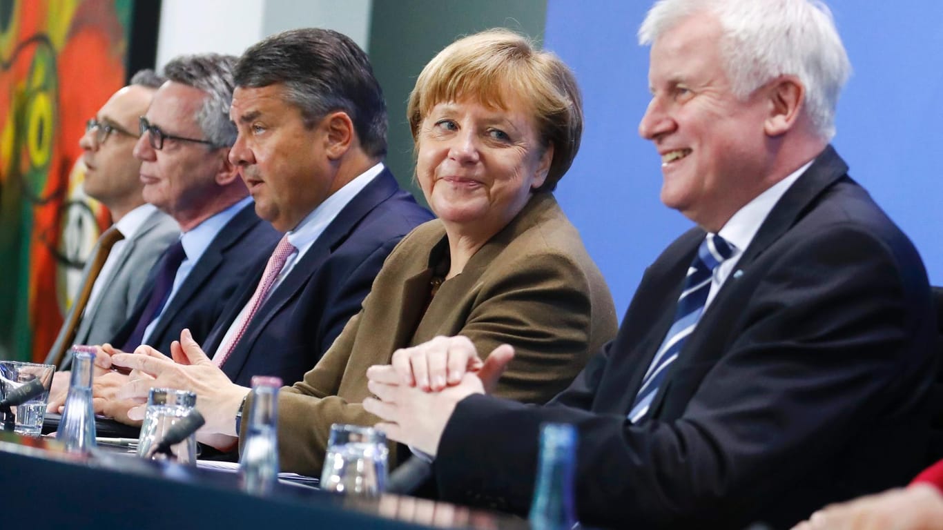 Hat sie ihn gebändigt? Kanzlerin Merkel und CSU-Chef Seehofer scheinen den internen Unionszoff beigelegt zu haben.