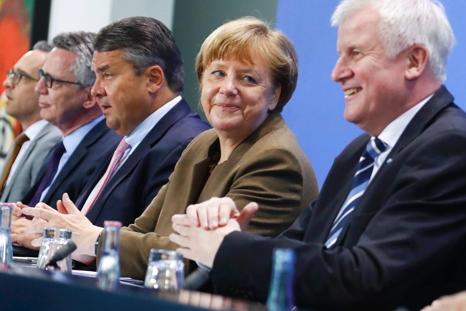 Hat sie ihn gebändigt? Kanzlerin Merkel und CSU-Chef Seehofer scheinen den internen Unionszoff beigelegt zu haben.