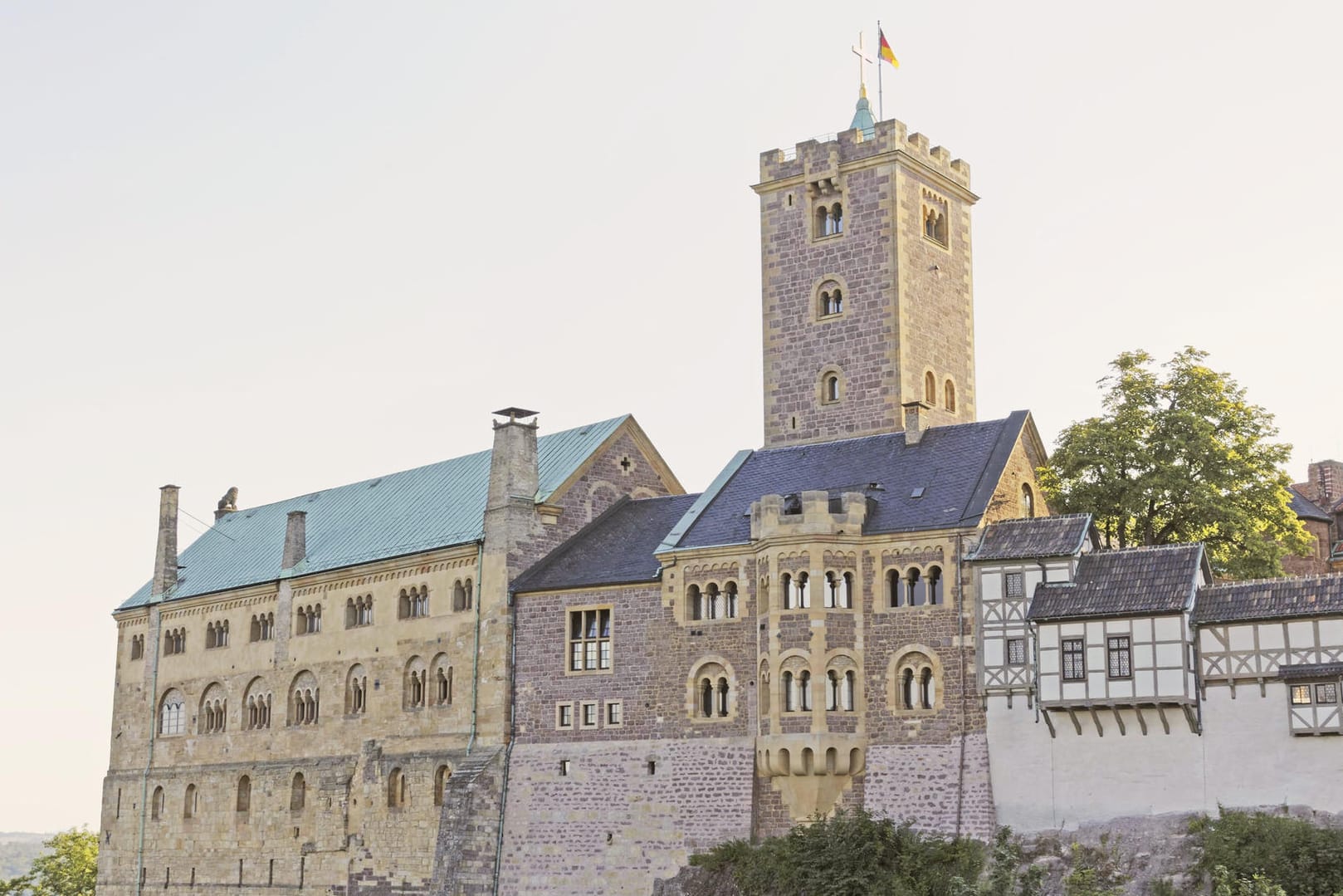 Die Wartburg bei Eisenach ist ein beliebtes deutsches Ausflugsziel.