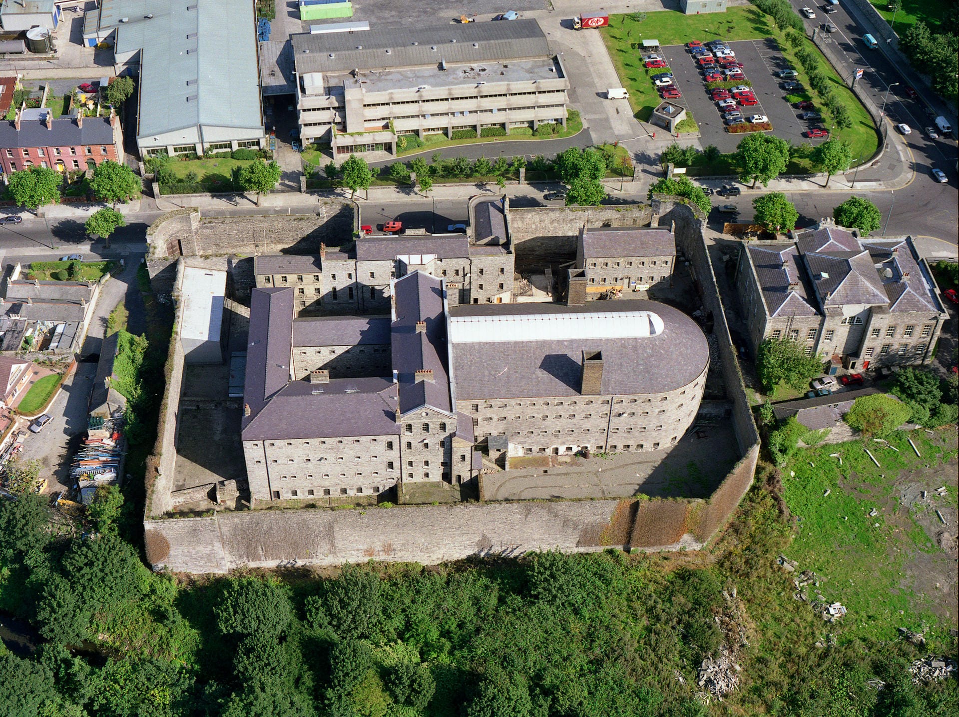 Einst Staatsgefängnis, heute eine nationale Gedenkstätte und Besuchermagnet - das Kilmainham Gaol in Dublin.