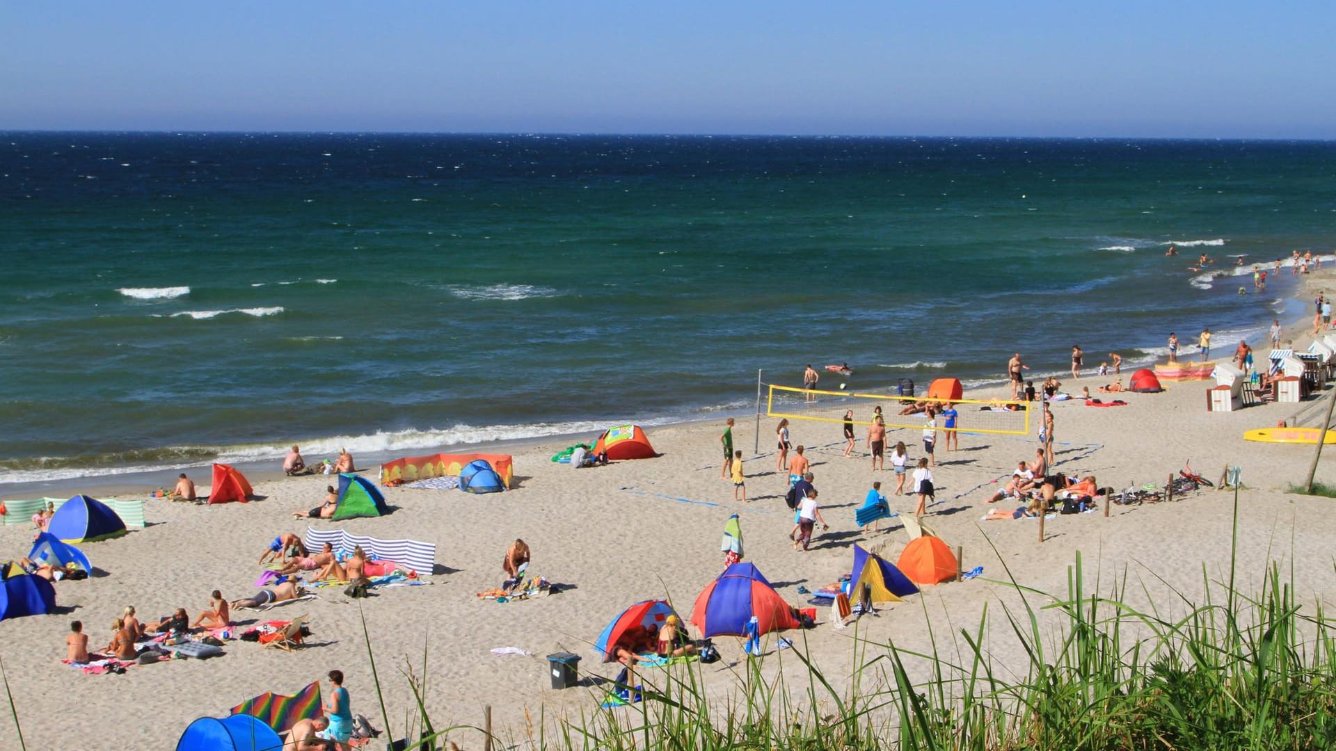 Im Sommer bei schönem Wetter ist von Ebbe und Flut nicht viel zu bemerken.