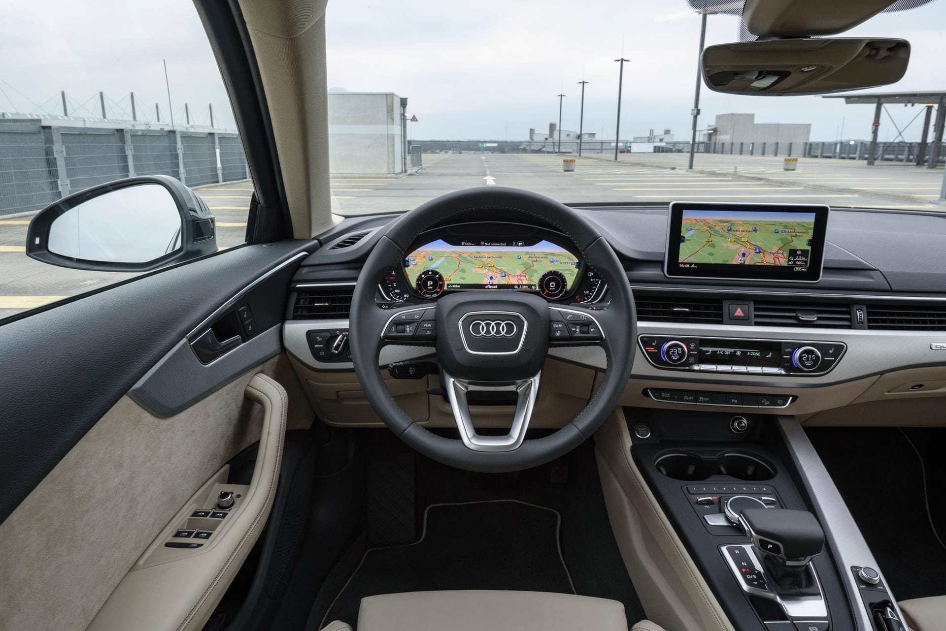 Blick in das Audi-A4-Cockpit, wie wir es auch von den "zivilen" Modellen kennen.