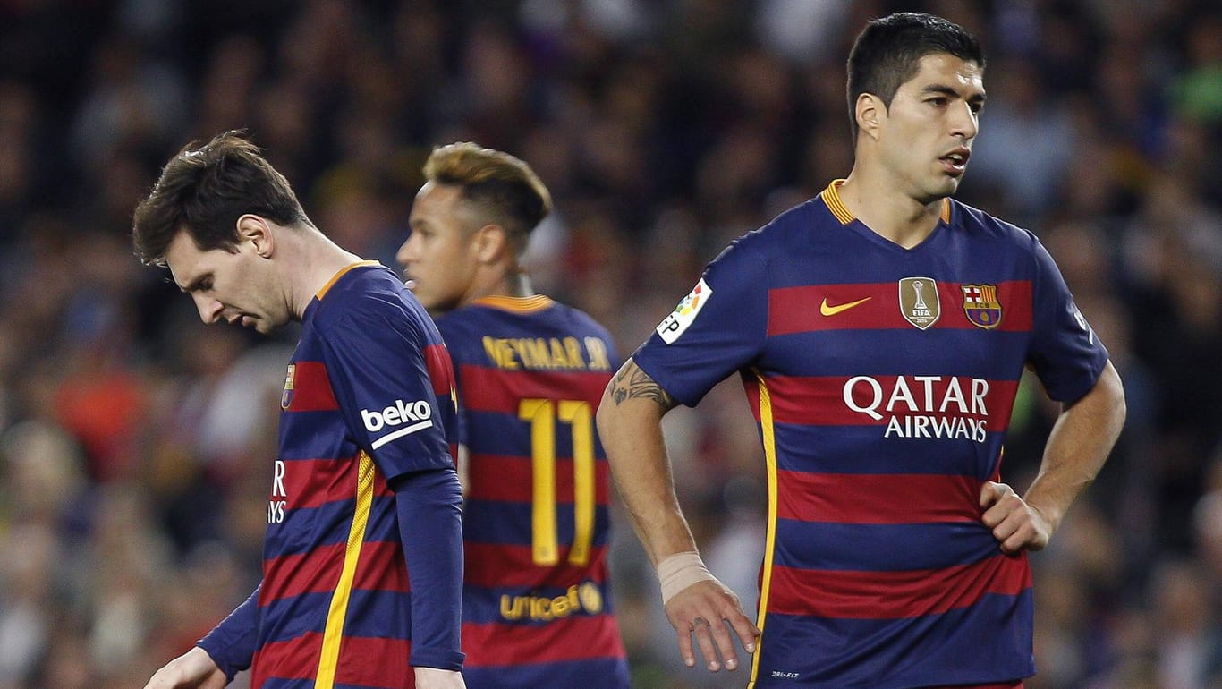 Die Formkurve der Barca-Stars Lionel Messi (li.), Neymar (Mitte) und Luis Suarez zeigt derzeit nach unten.