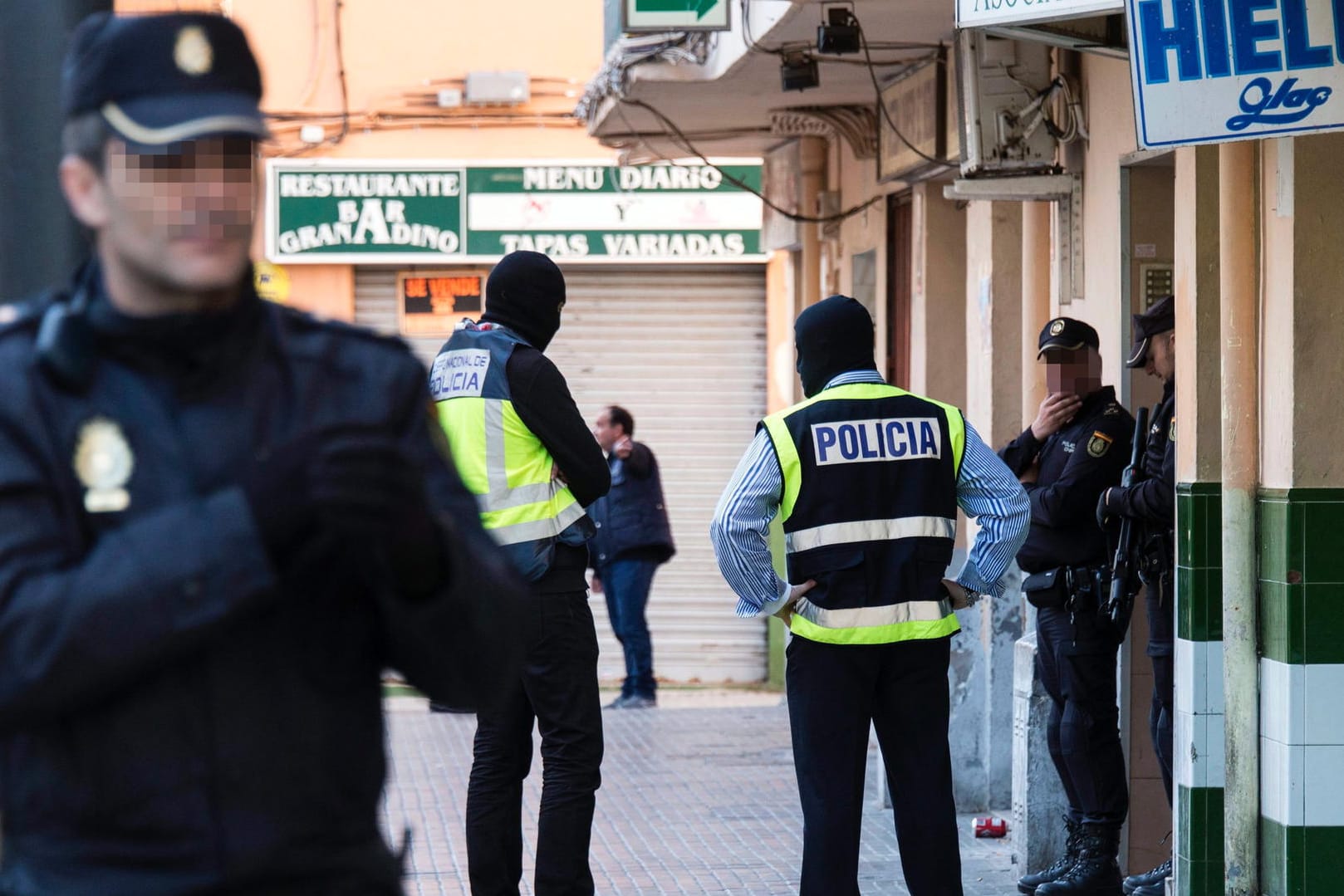 Die spanische Polizei nimmt in Palma de Mallorca einen mutmaßlichen IS-Anhänger fest.