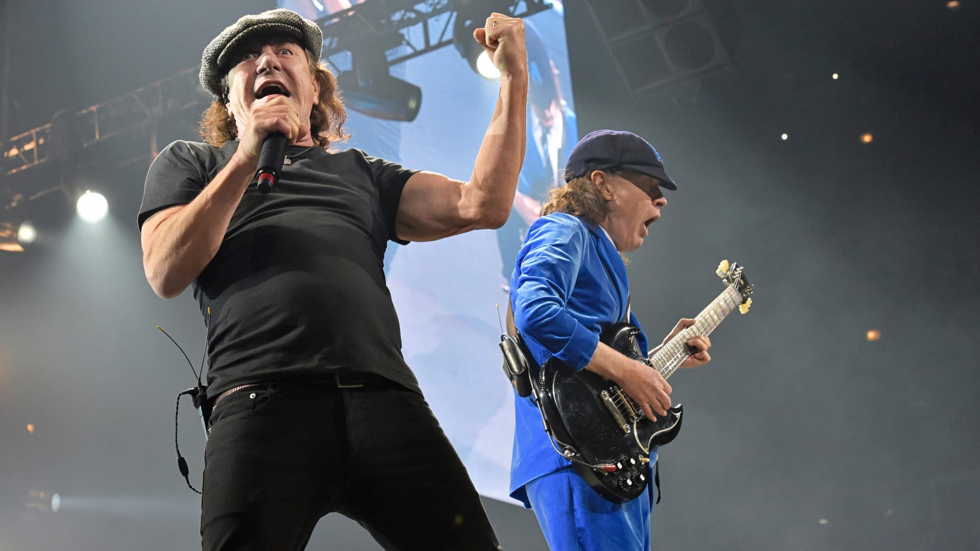 Brian Johnson (li.) und Angus Young