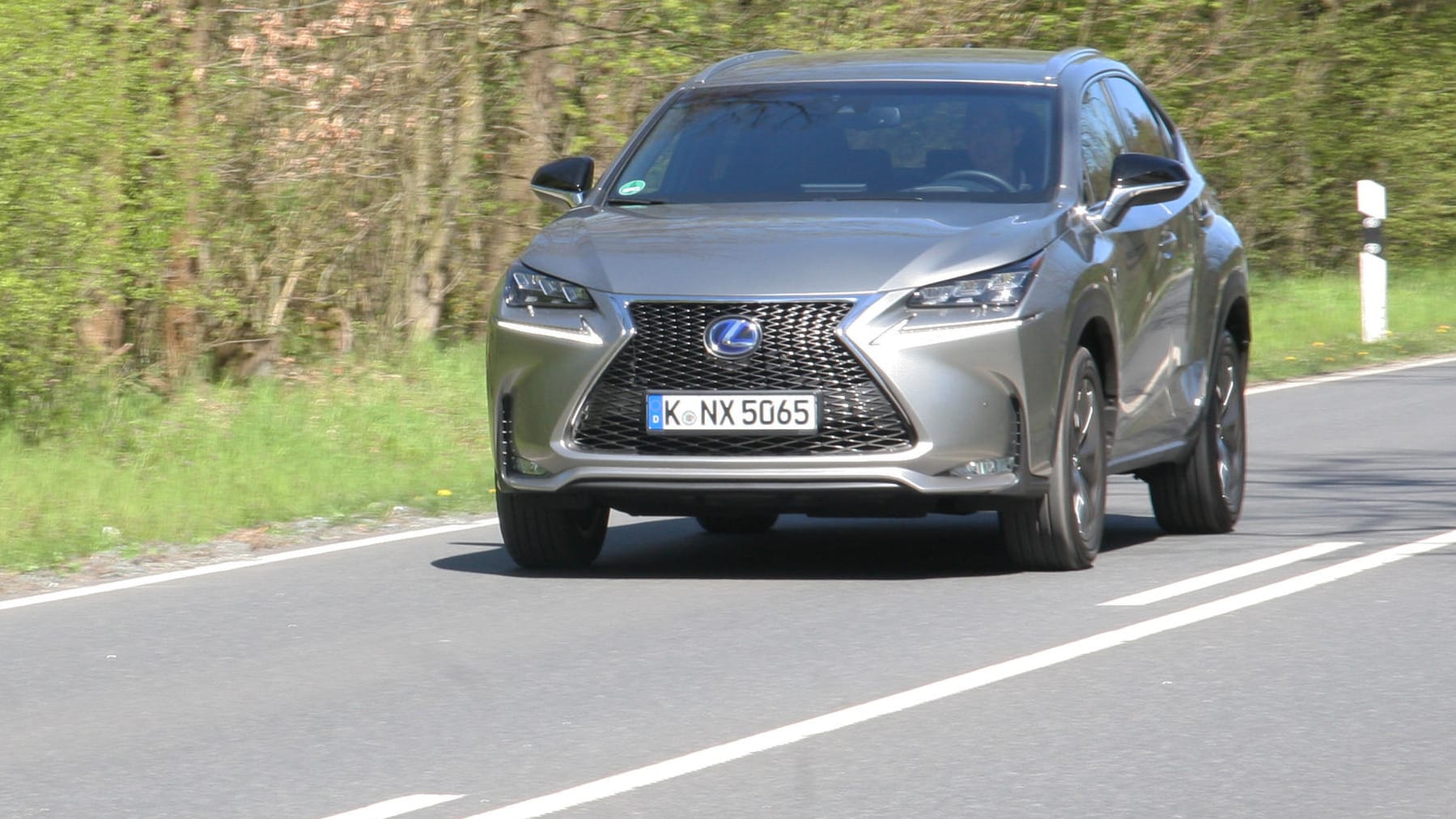 Ausfahrt im Lexus NX 300h.