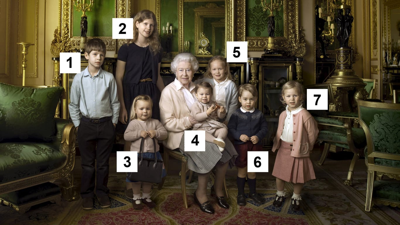 Queen Elizabeth II. umgeben von ihren Urenkeln. Wir erläutern, um wen es sich handelt.