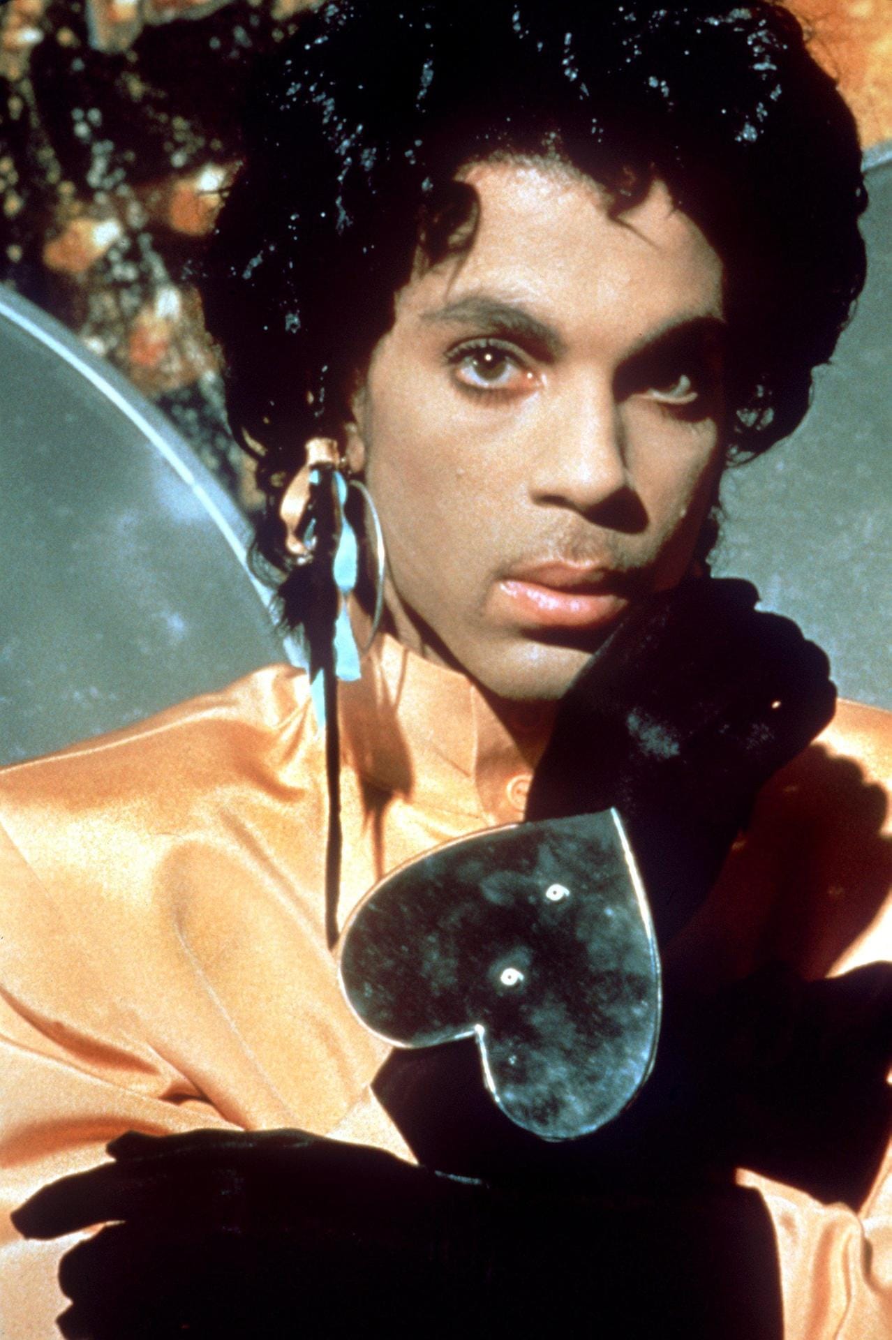 Neben seiner Musik war Prince besonders für seine schrillen Outfits berühmt.
