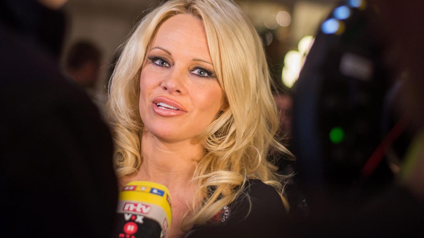 Pamela Anderson spielt im "Baywatch"-Kinofilm mit.