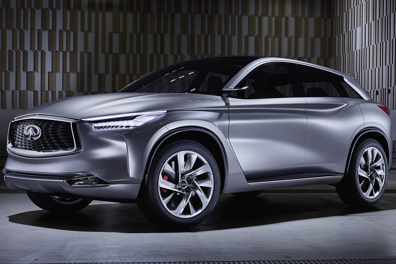 Nah an der Serie: Infiniti QX Sport Inspiration.