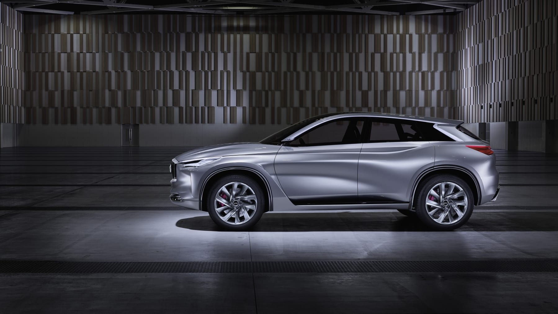 Die ausgestellten Radhäuser des 4,69 Meter langen Crossovers unterstreichen den Anspruch, die SUV-Mittelklasse zumindest optisch aufzumischen.