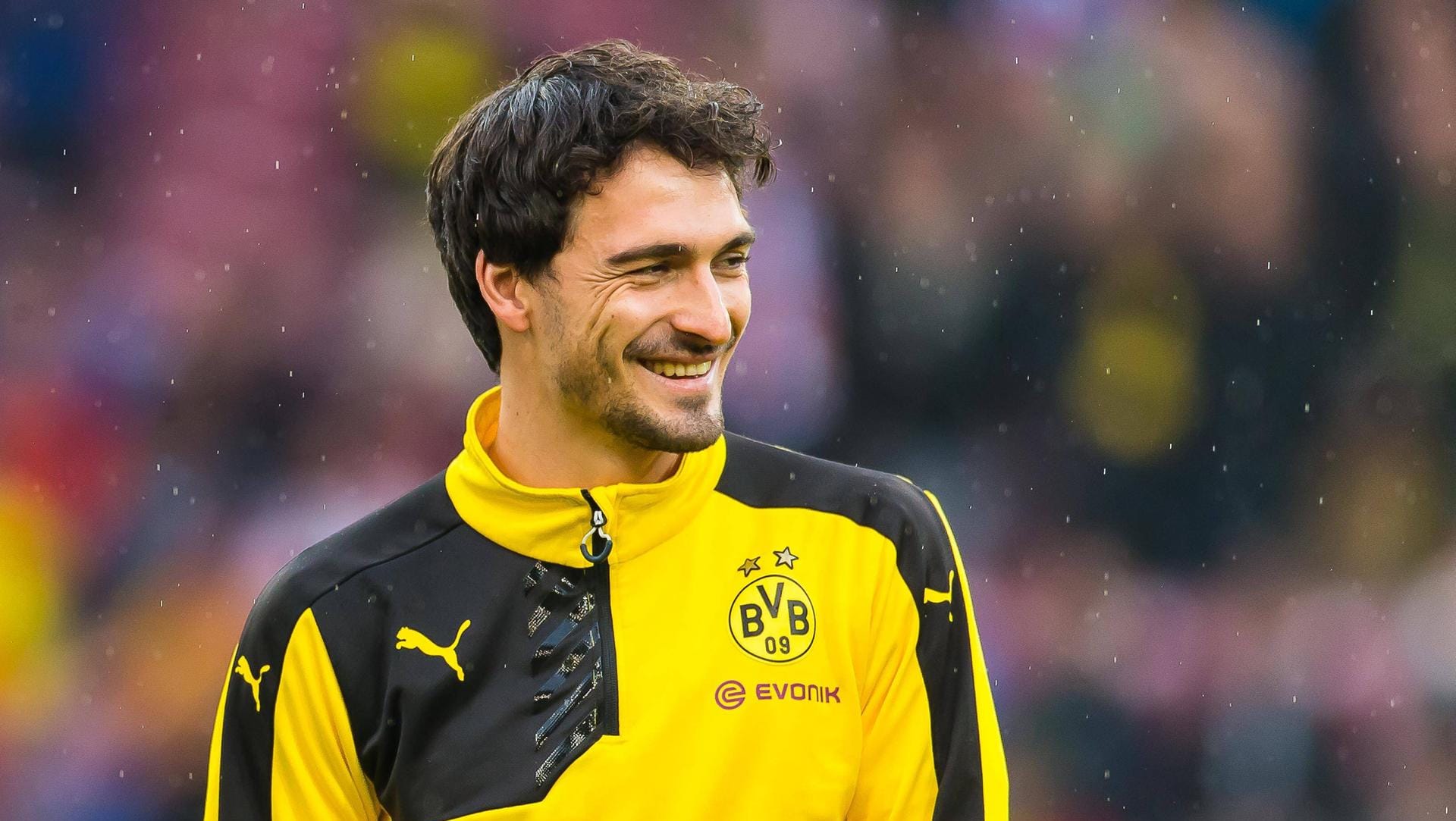 Dortmunds Kapitän Mats Hummels will in den nächsten Tagen über seine Zukunft entscheiden. Dortmunds Kapitän Mats Hummels will in den nächsten Tagen über seine Zukunft entscheiden.