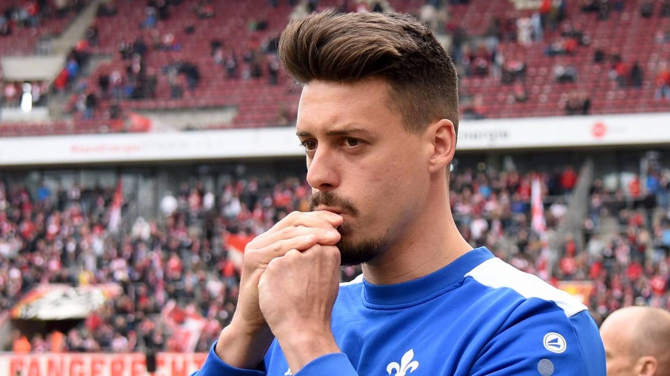 Darmstadt-Stürmer Sandro Wagner sorgte mit einem Interview für Diskussionsstoff. Darmstadt-Stürmer Sandro Wagner sorgte mit einem Interview für Diskussionsstoff.