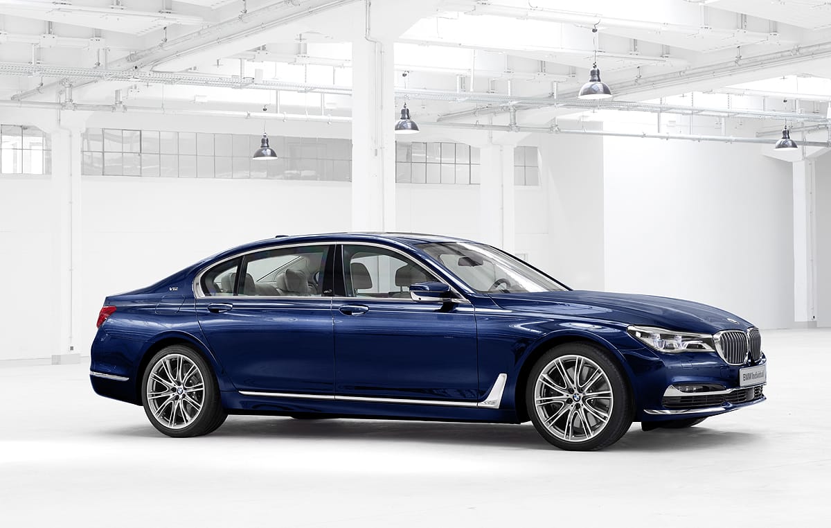 Die auf 100 Exemplare limitierten Jubiläumsmodelle „BMW Individual 7er THE NEXT 100 YEARS“ mit exklusiv darauf abgestimmten und damit erhältlichen Montblanc-Füllfederhalter lohnen einen zweiten Blick.