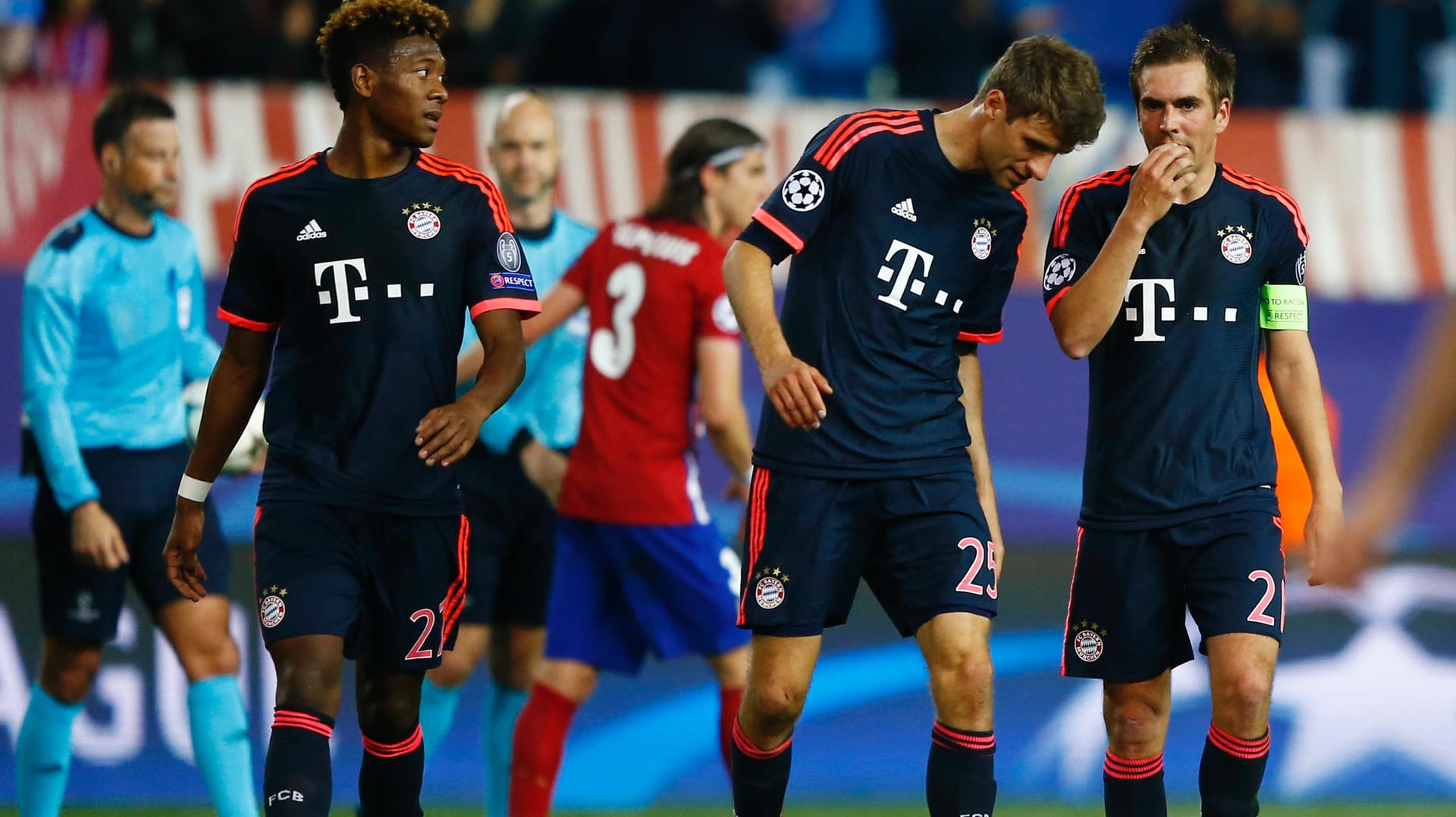 Nachdenklich: David Alaba, Thomas Müller und Philipp Lahm (von links) müssen mit dem FC Bayern um den Final-Einzug in der Champions League bangen. Nachdenklich: David Alaba, Thomas Müller und Philipp Lahm (von links) müssen mit dem FC Bayern um den Final-Einzug in der Champions League bangen.