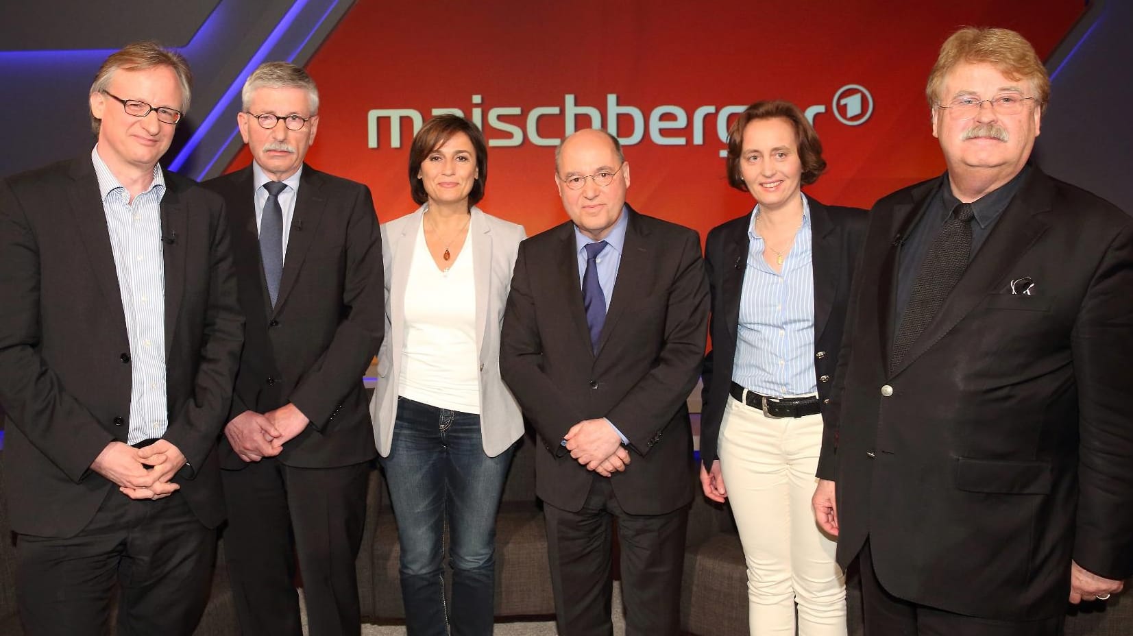 V.l.n.r.: Albrecht von Lucke, Thilo Sarrazin, Gregor Gysi, Beatrix von Storch und Elmar Brok waren zu Gast bei Sandra Maischberger (3.v.l.).