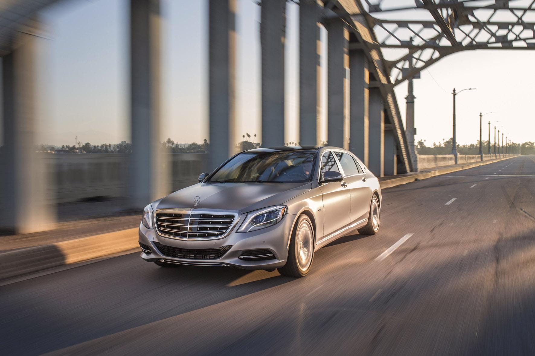 Luxus-Hersteller wie Mercedes-Benz bieten für ihre Wagen wie etwa dem Maybach Duftspender im Innenraum an.