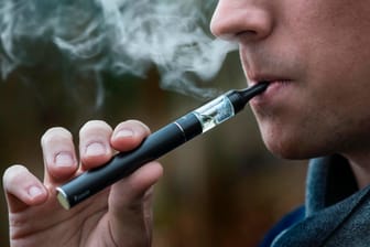Wissenschaftler schlagen sich auf die Seite der E-Zigaretten-Befürworter.