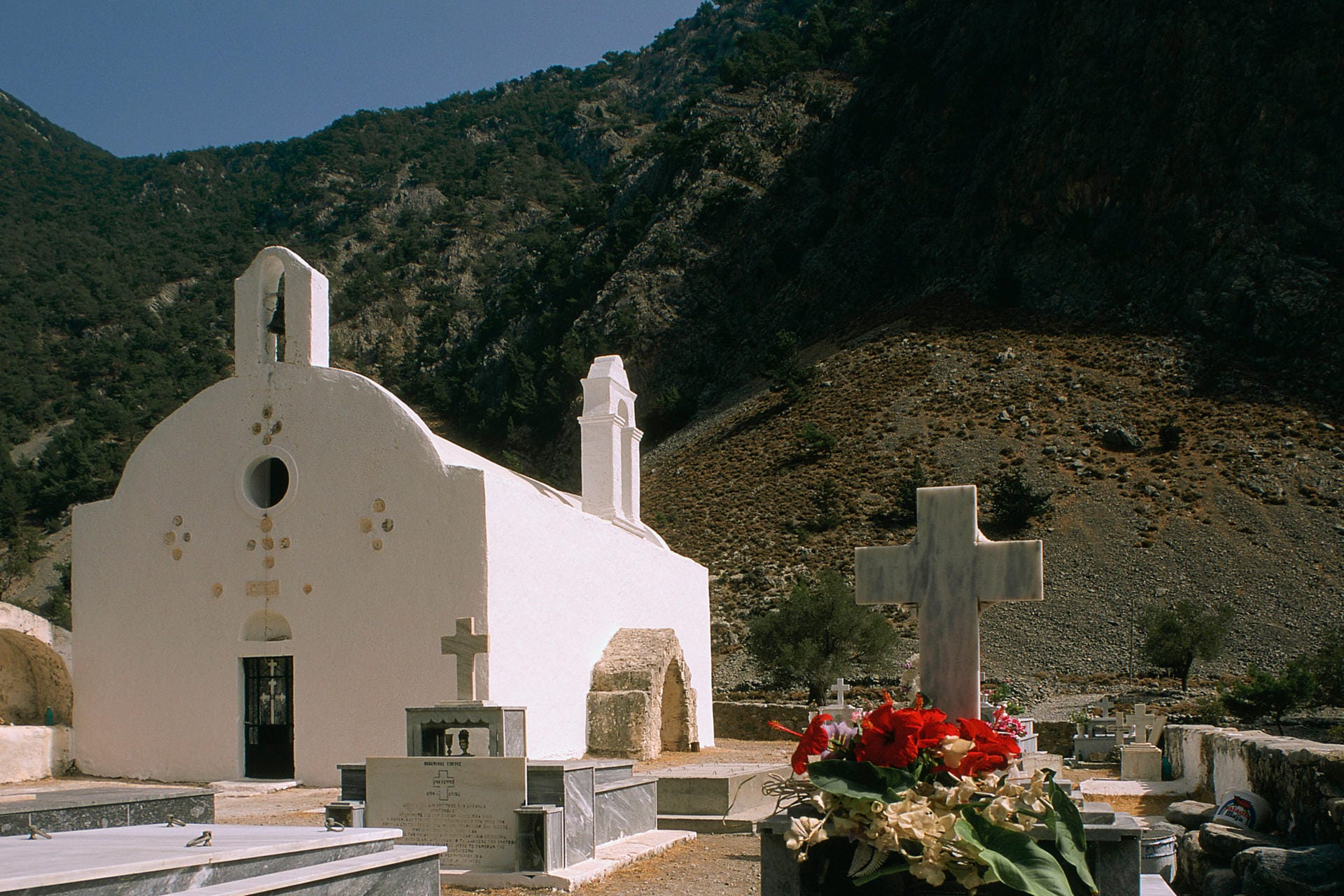 Über die ganze Insel verstreut - auf Kreta stoßen Touristen immer wieder auf solche kleinen, weißgekalkten Kapellen.
