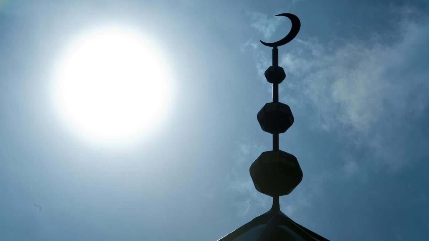Gefahr von Extremisten: Der Verfassungsschutz lässt 90 Moscheen beobachten.
