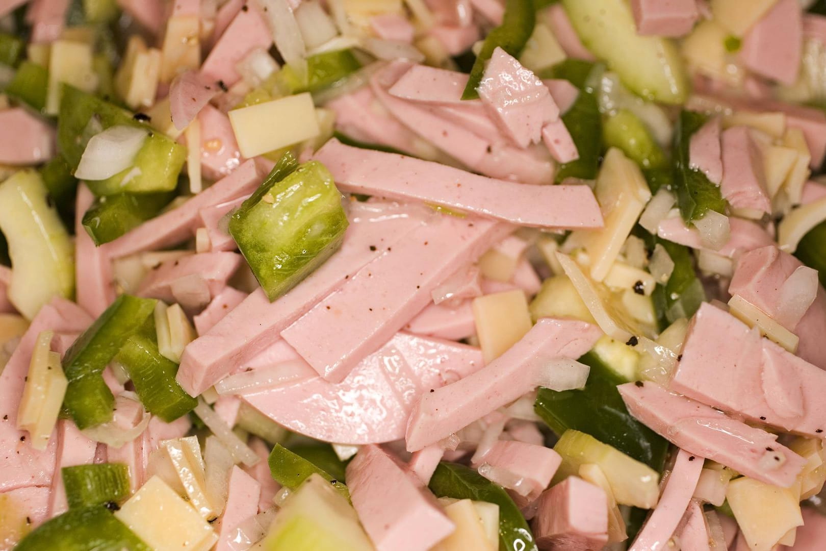 Schweizer Wurstsalat ist ein Klassiker aus dem Alpenraum.