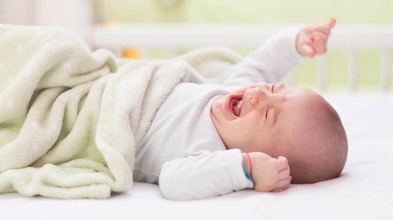 Babys schreien nicht ohne Grund. Werden sie nicht getröstet, schüttet der kleine Körper schädliche Stresshormone aus.