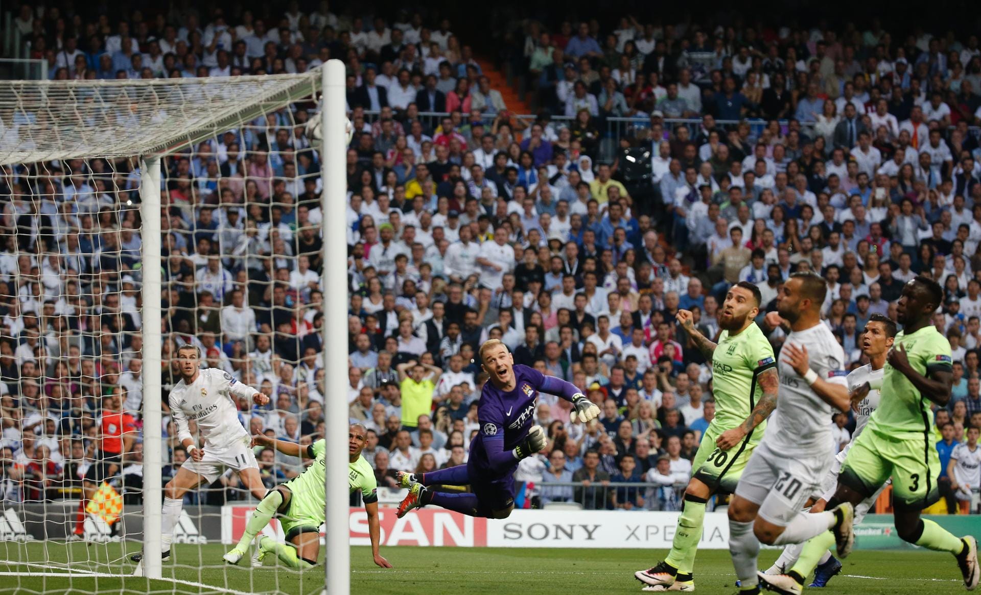 Nach 20 Minuten stand eines fest: eine Verlängerung wird es heute nicht mehr geben. Gareth Bale hatte aus spitzen Winkel abgezogen. Der von Fernando abgefälschte Schuss brachte die Hausherren mit 1:0 in Führung.