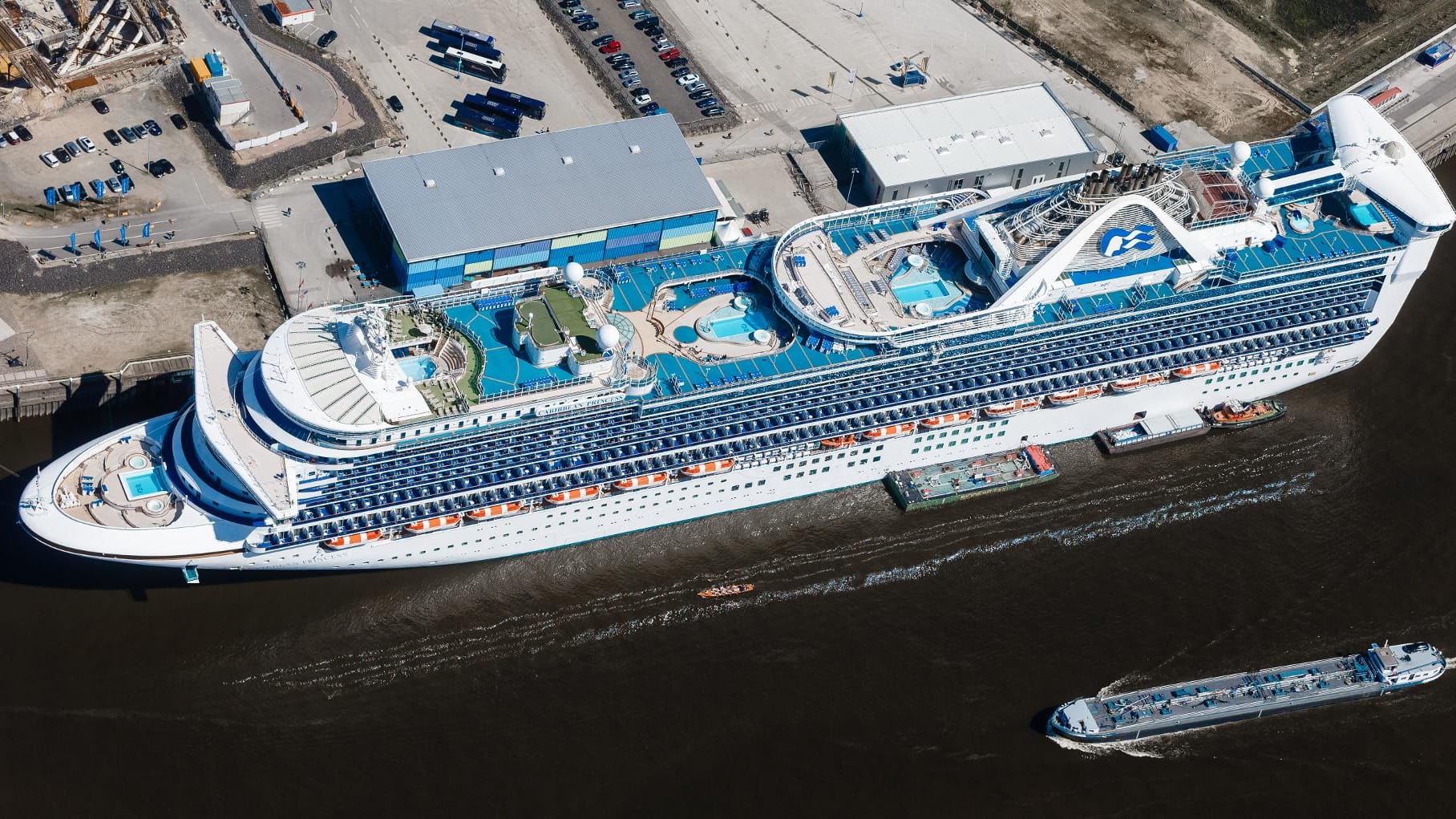 Das Kreuzfahrtschiff "Caribbean Princess" ist eines von neun großen Kreuzfahrtschiffen, die den diesjährigen Hafengeburtstag besuchen.