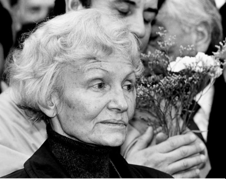 Margot Honecker kommt 1927 in Halle an der Saale als Margot Feist zur Welt.