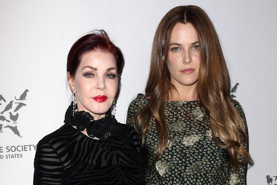 Priscilla Presley besuchte mit ihrer Enkelin Riley eine Charity-Gala in Los Angeles.