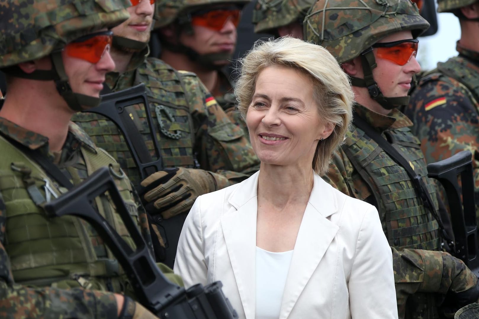 Ursula von der Leyen bekommt mehr Geld und Personal für die Bundeswehr.