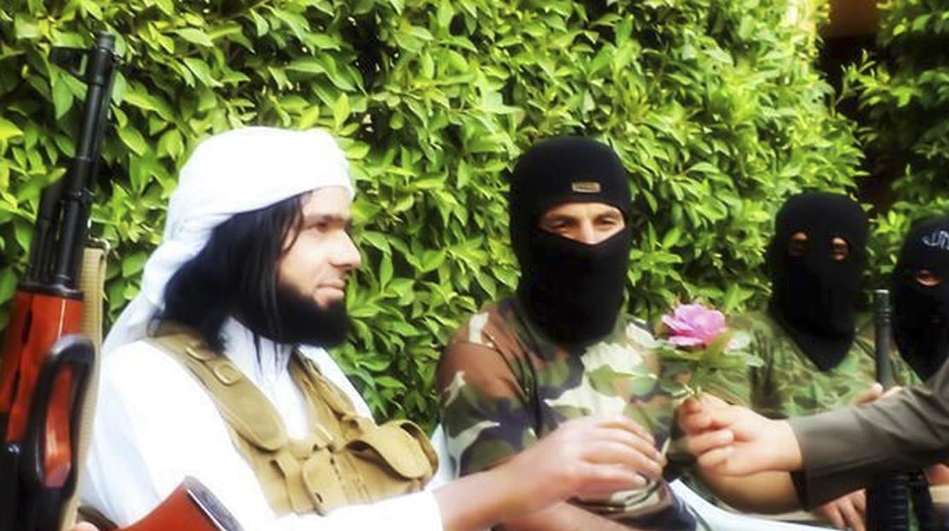 Auf diesem Foto von 2014, das die IS-Terroristen via Twitter verbreitet haben, soll Abu Wahib zu sehen sein.