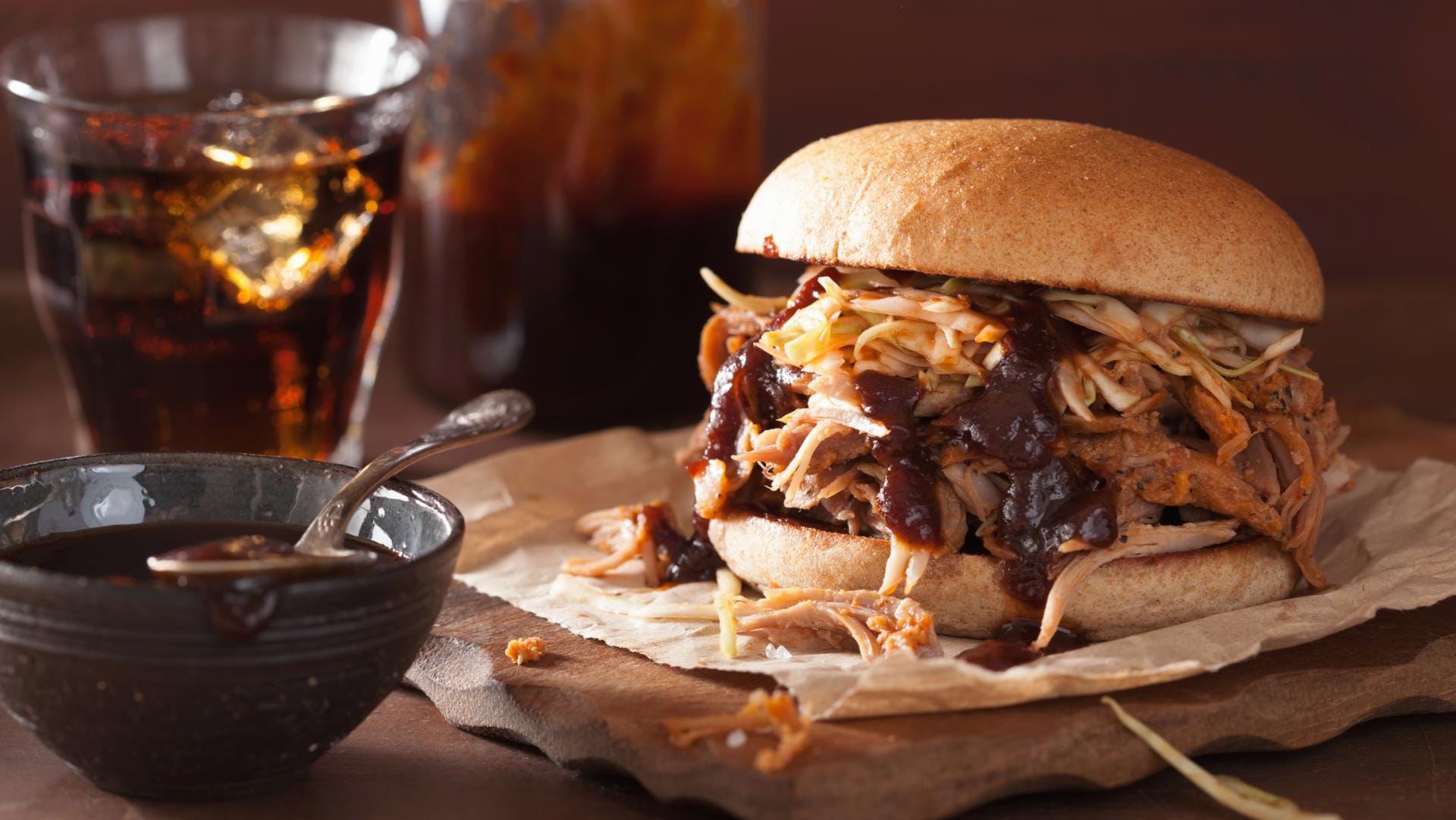 Der Pulled-Pork-Burger ist ein Klassiker aus der US-Küche.