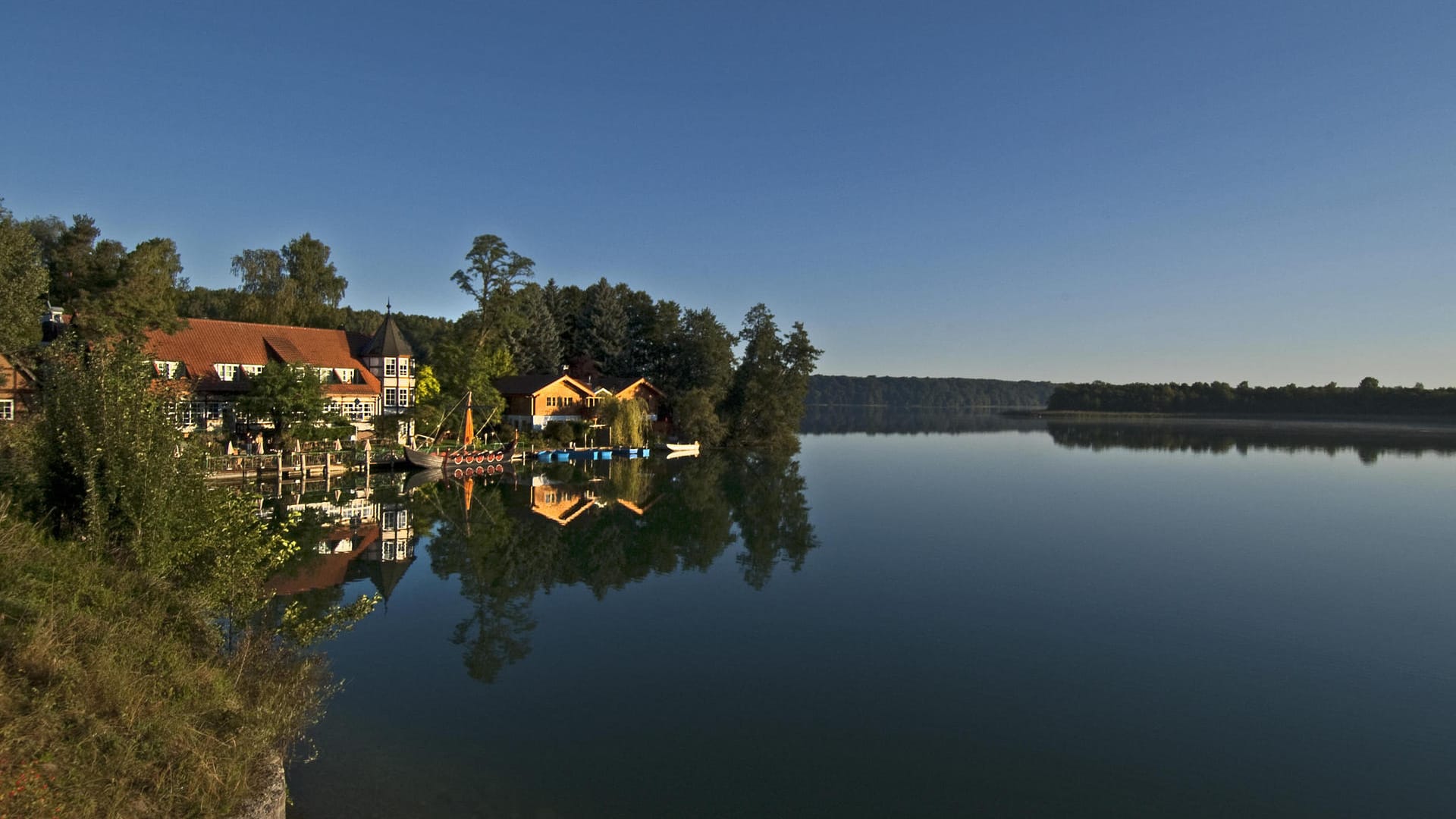 Abendstimmung auf der Feldberger Seenlandschaft.