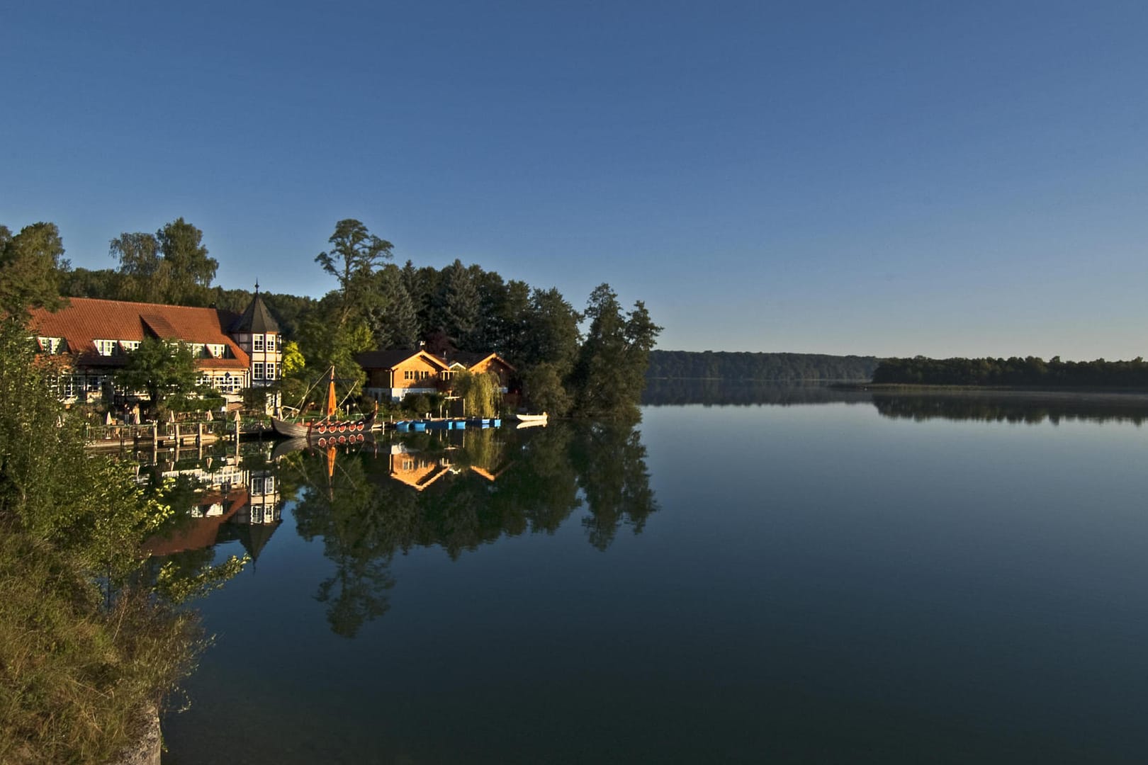 Abendstimmung auf der Feldberger Seenlandschaft.