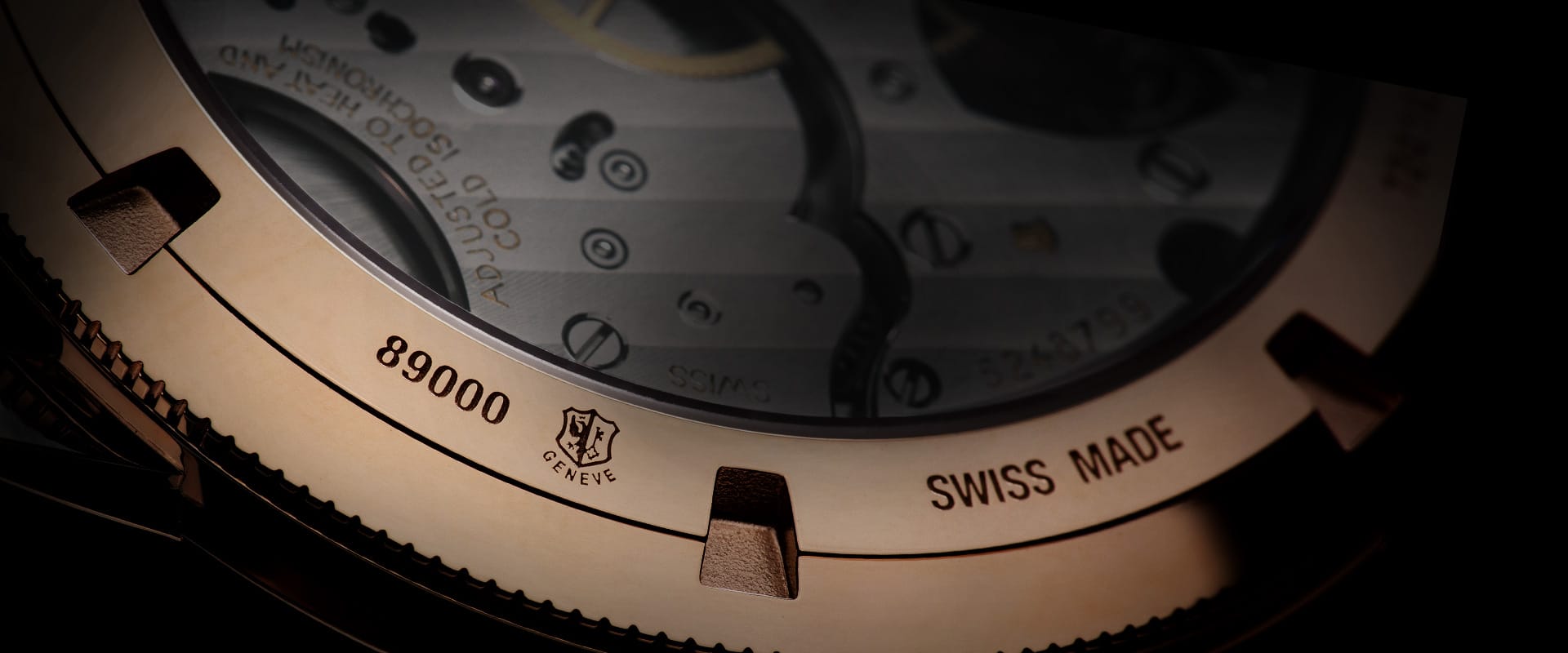 Das Genfer Siegel gibt es seit 1886. Es belegt, dass alle Uhrenteile im Schweizer Kanton Genf gefertigt wurden, wie bei den Uhren aus dem Hause Vacheron Constantin.