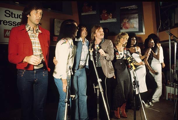 Auch die Les Humphries Singers waren 1976 mit "Sing Sang Song" nur mäßig erfolgreich: Sie schafften es auf Platz 15.