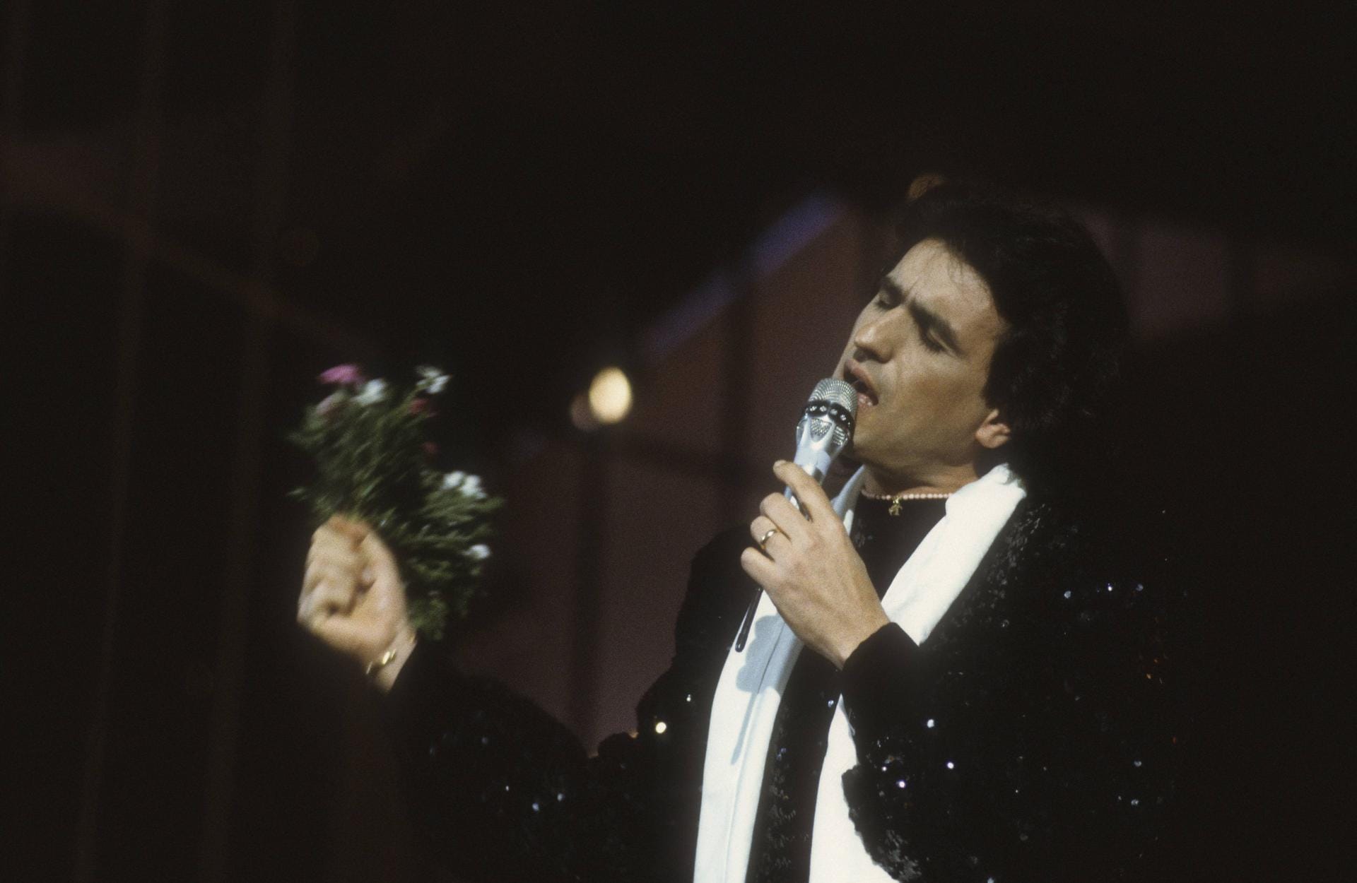 Der italienische Sänger und Songschreiber Toto Cutugno beeindruckte 1990 mit seinem Siegersong "Insieme 1992".