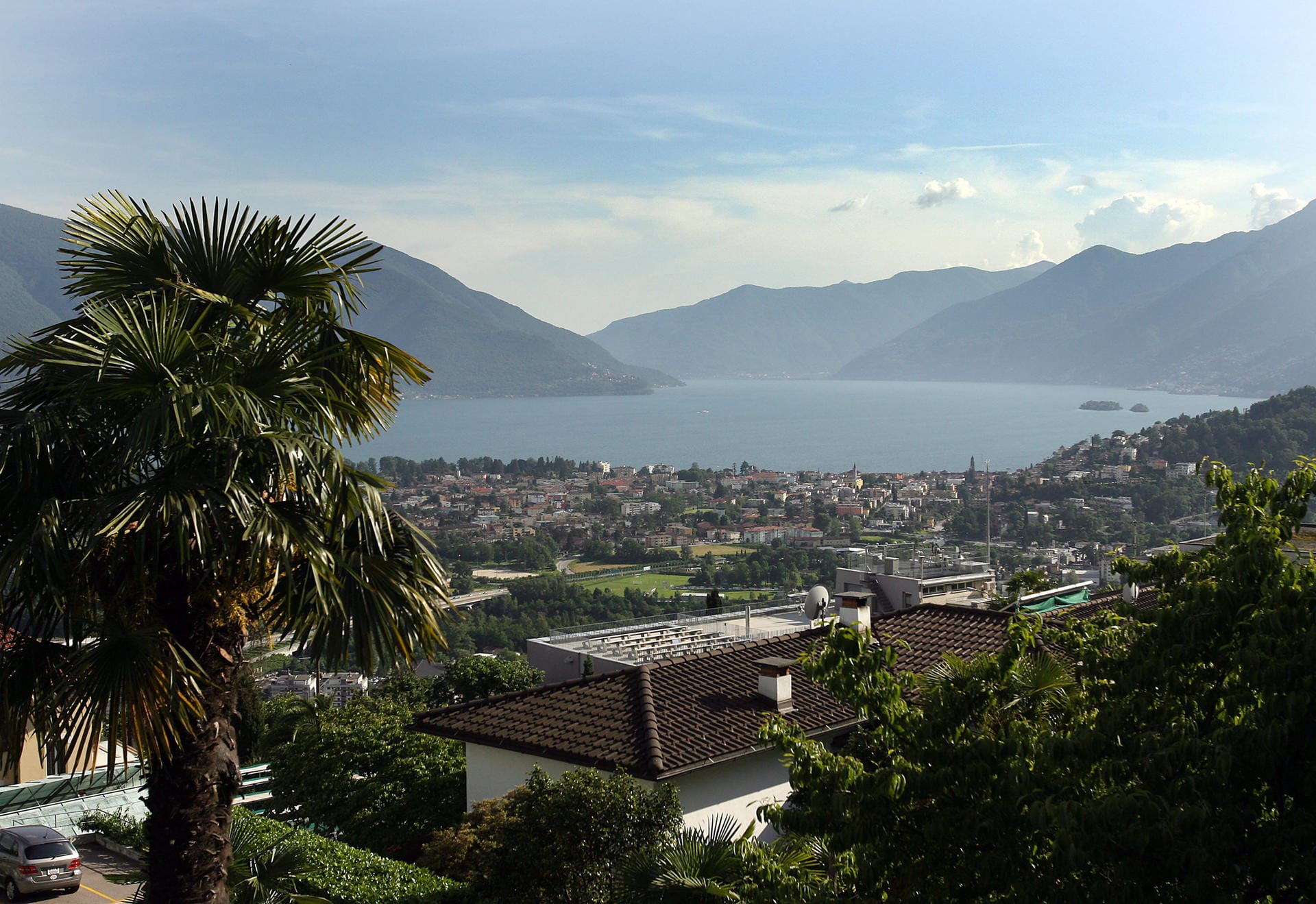 Dies ist der Blick auf den See bei Ascona.