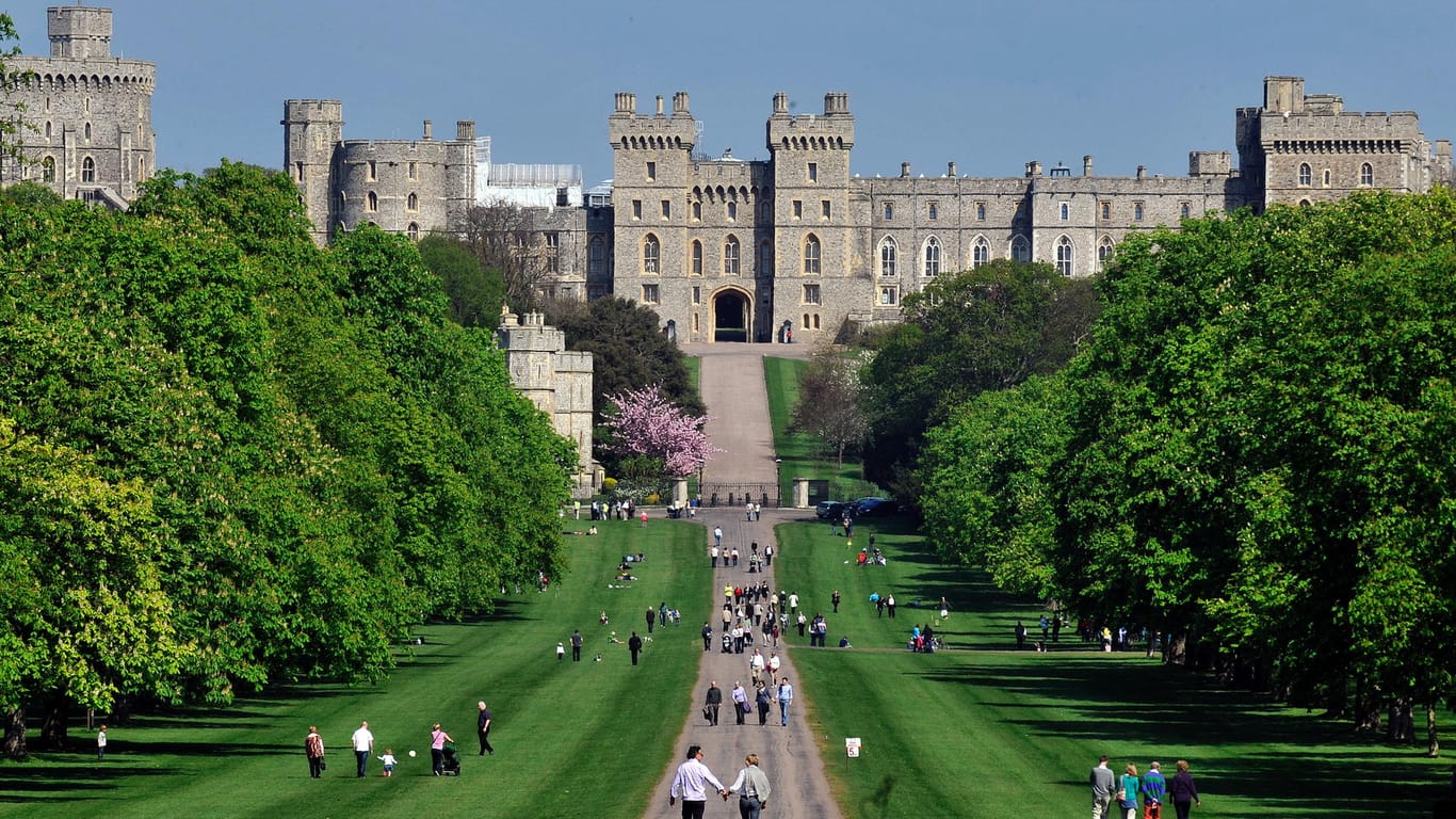 Windsor Castle - das älteste und größte bewohnte Schloss der Welt und offizielle Residenz der Queen.