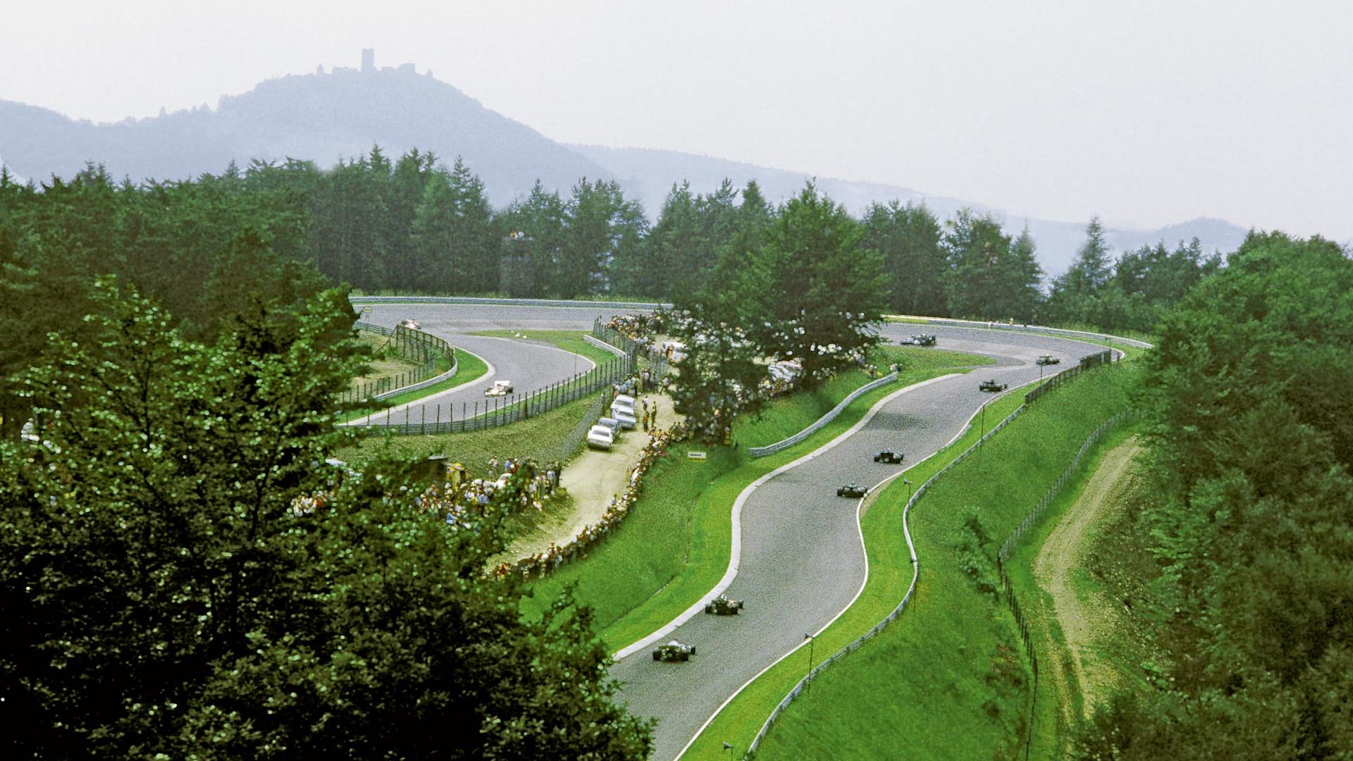 Nürburgring - die legendäre Rennstrecke feiert demnächst ihren 90. Geburtstag. So wurde die Strecke zum Mythos.