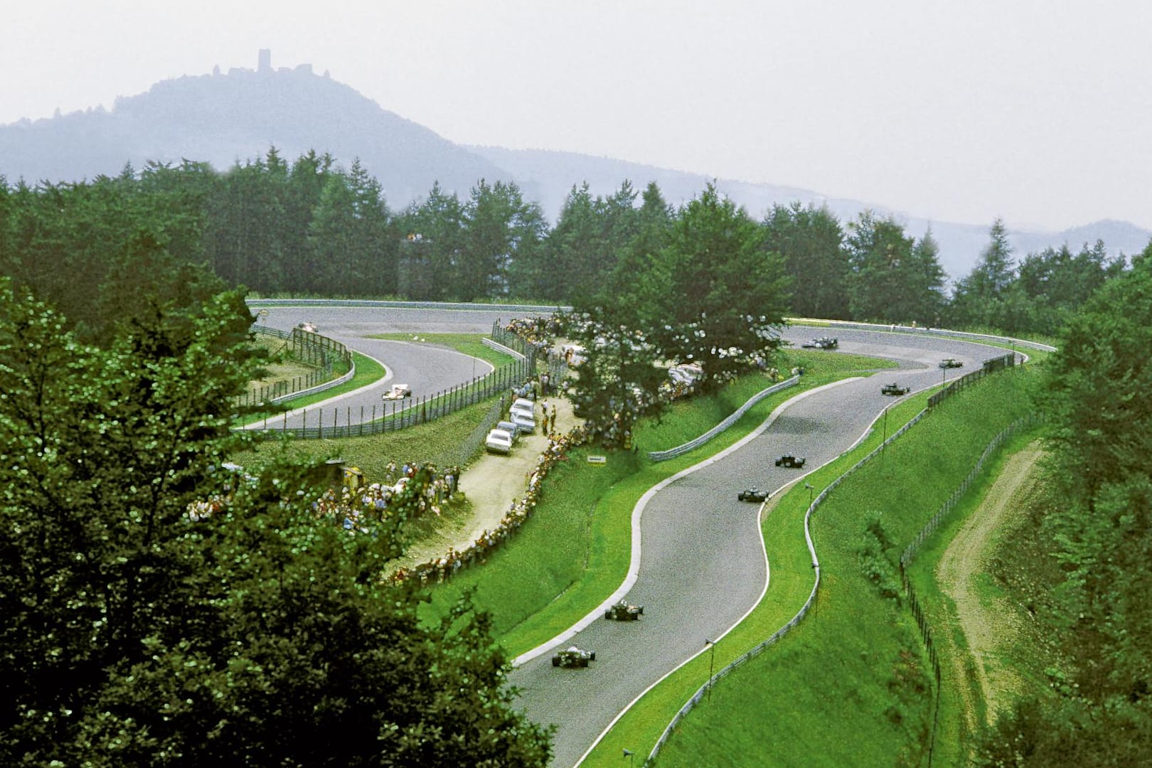 Nürburgring - die legendäre Rennstrecke feiert demnächst ihren 90. Geburtstag. So wurde die Strecke zum Mythos.