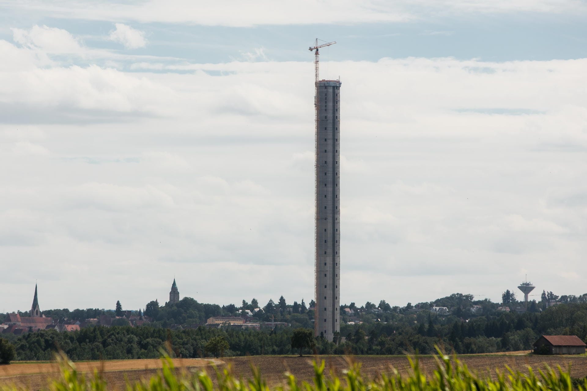 Mitte 2015 erreichte der Rohbau die Höhe der künftigen Aussichtsplattform von 232 Metern.