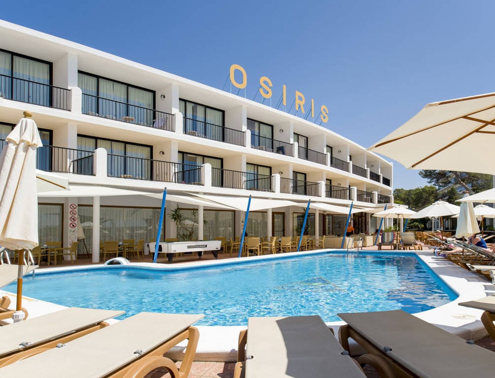 Das "Hotel Osiris" auf Ibiza ist eine Option für Reisende mit kleinerem Budget.