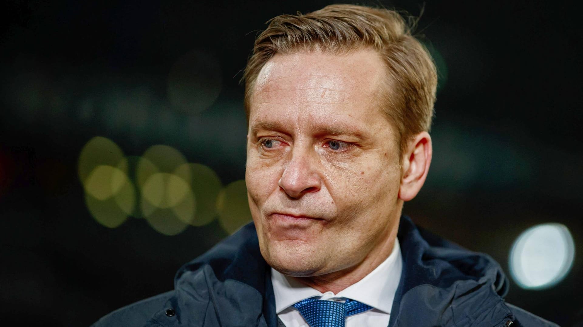 Schalke-Manager Horst Heldt wird nach dem Spiel bei 1899 Hoffenheim von Christian Heidel abgelöst. Schalke-Manager Horst Heldt wird nach dem Spiel bei 1899 Hoffenheim von Christian Heidel abgelöst.