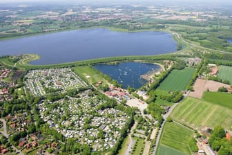 "BestCamping 2016": Der Alfsee Ferien- und Erholungspark in Niedersachsen ist in diesem Jahr neu in der Liste der besten Campingplätze.