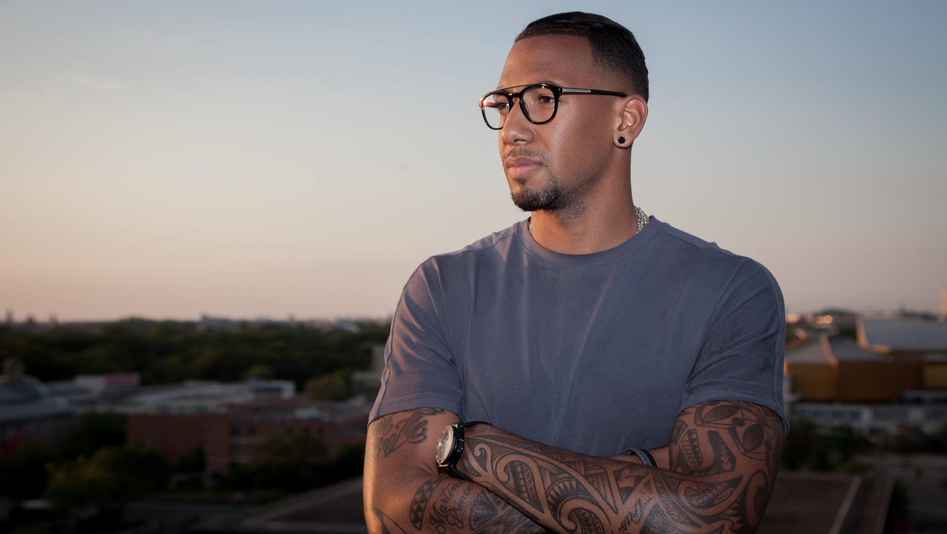 Er hat den Durchblick in Sachen Mode: Jérôme Boateng. Deswegen bringt er jetzt auch seine eigenen Brillen auf den Markt.